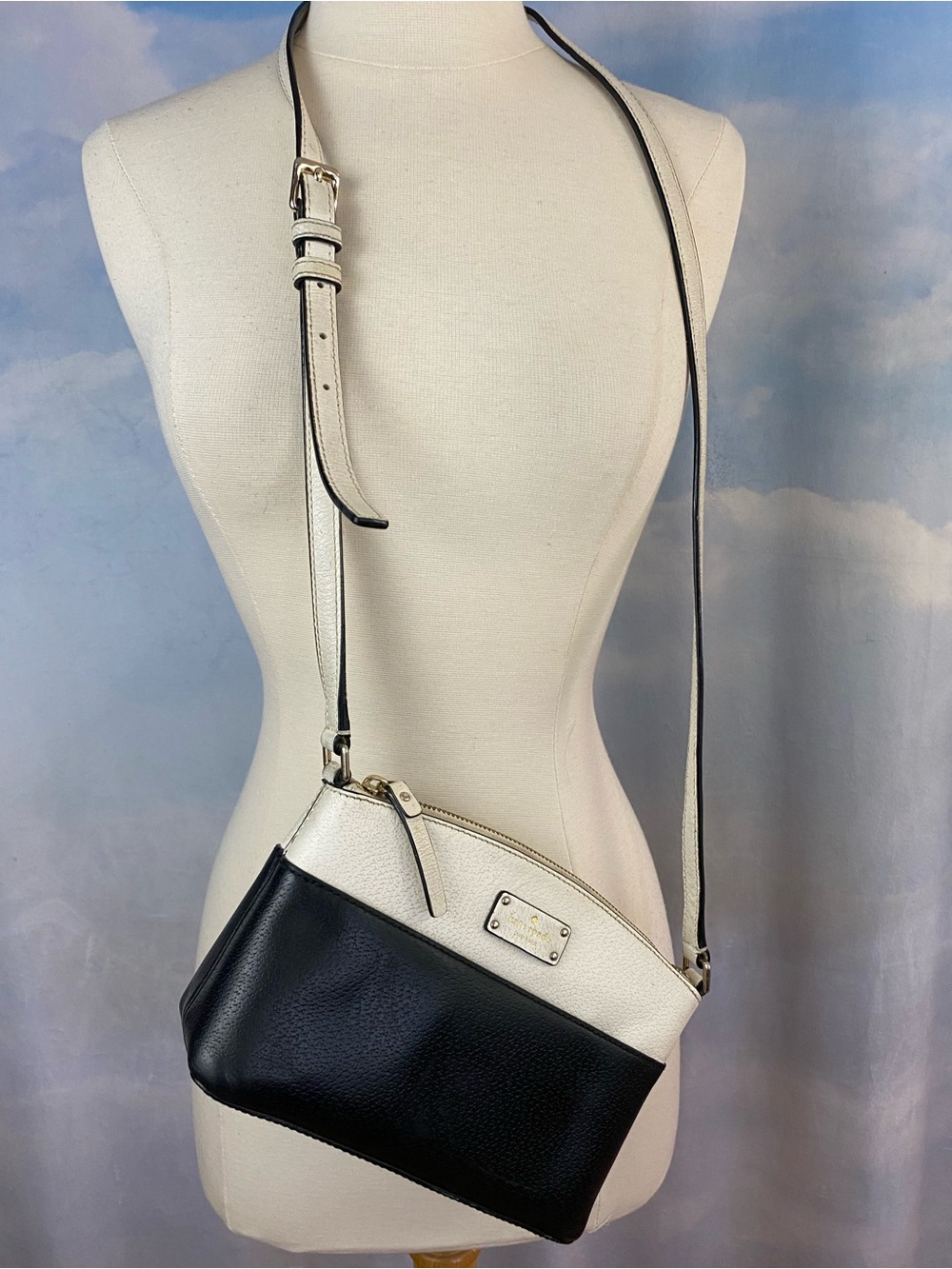 Kate Spade Two-Tone Black and White Crossbody Bag - Sleek Women's Shoulder Purse